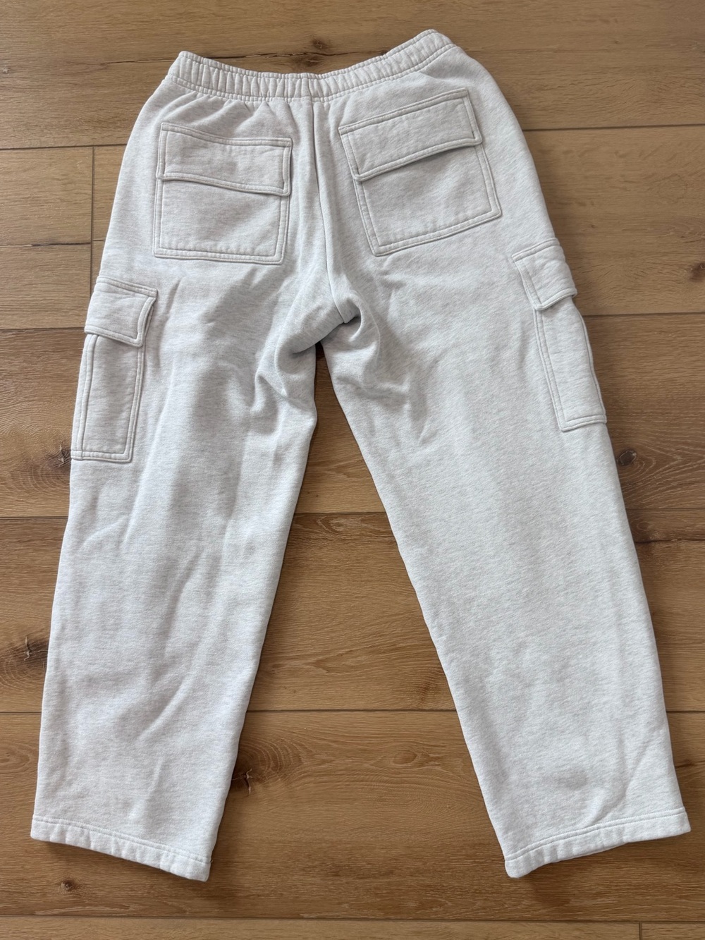 Aritzia Mega Fit Cargo Sweatpants - Picture 2 of 6